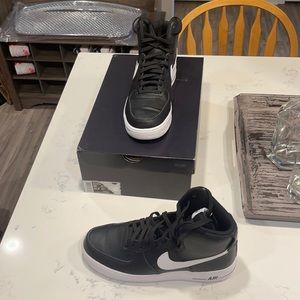 Wore 2 times. Original box was damaged.